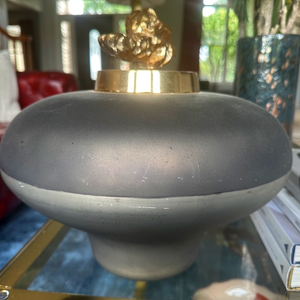 GOLD DECORATIVE VASE- SMALL